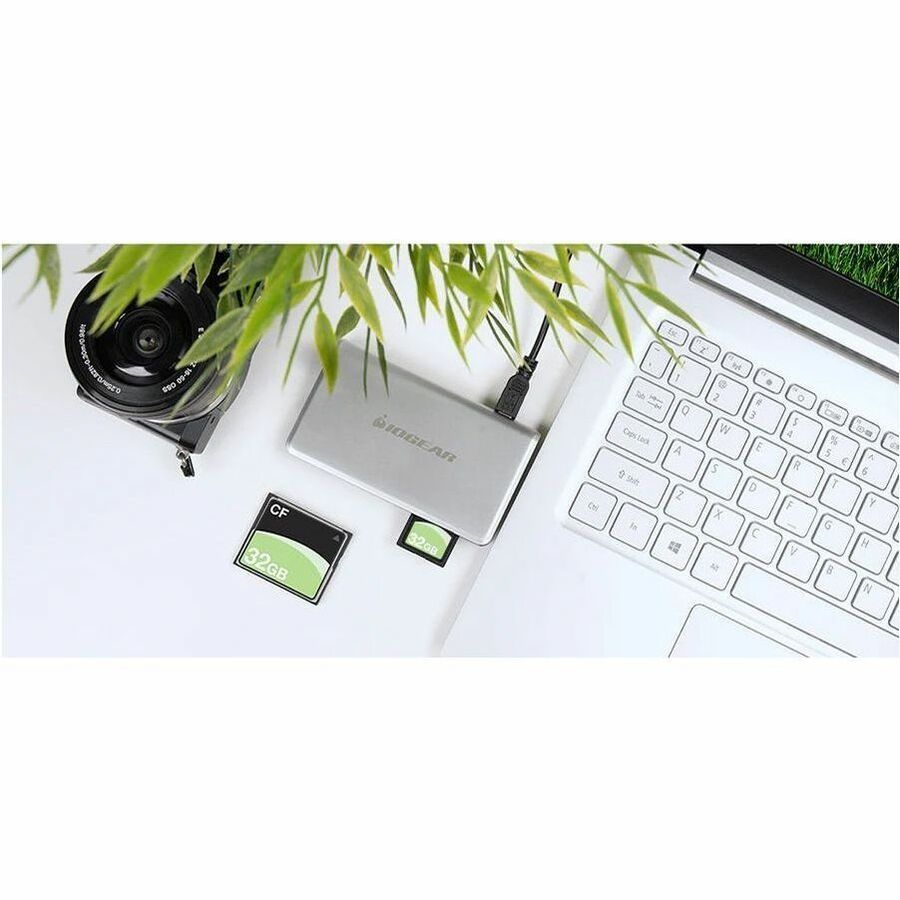 IOGEAR 56-in-1 Memory Card Reader/Writer IOGEAR 56-in-1 Memory Card Reader/Writer